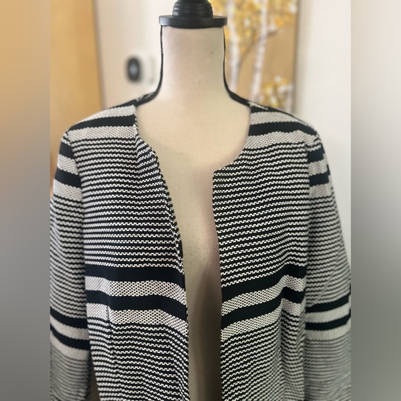 Pure Collection - structured long jacket with stripes design - Picture 2 of 11